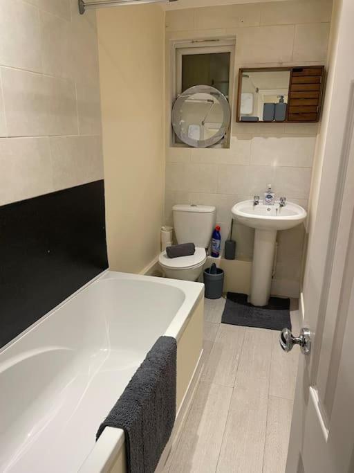 Flat 3 Meadow View Cozy Getaway Apartman Hurst Kültér fotó